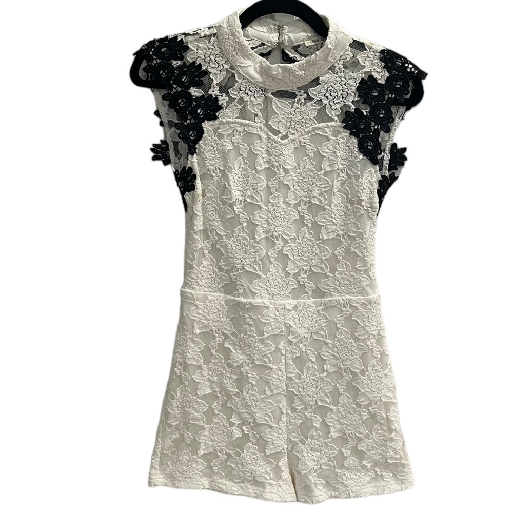 San Joy - Black & White Open Back Romper - Women’s Size M